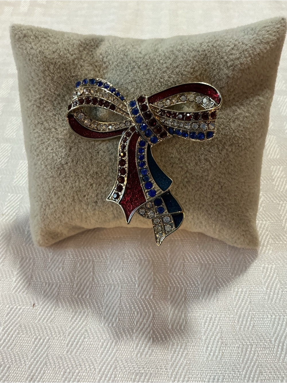 Napier Vintage Patriotic Gold Tone Bow Brooch